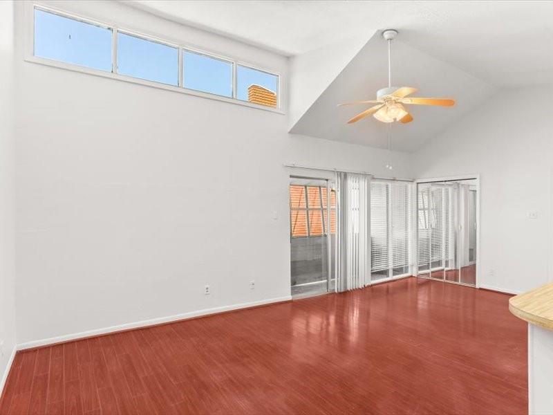 Photo 3 of Condo for sale at 1161 Lake Ave #308, Metairie, LA 70005 | MLS# 2579316 | Listing updated on 2026-09-29