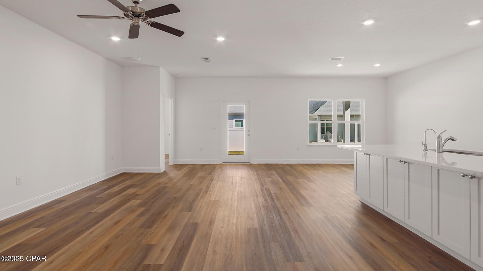 550 Hancock Way, Panama City Beach, FL 32413 thumbnail, photo 3 of 31