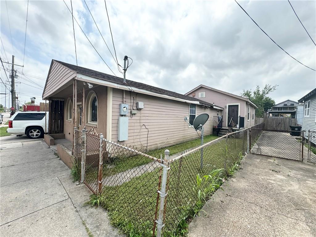 Photo 2 of Single family home for sale at 2212 Port St, New Orleans, LA 70117 | MLS# 2579509 | Listing updated on 2026-09-30