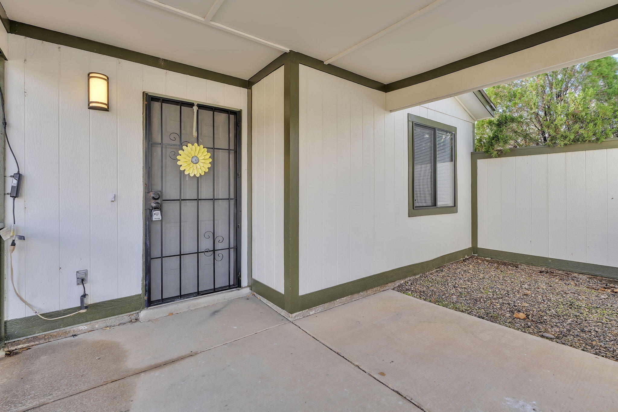 Photo 4 of Single family home for sale at 372 Pearl Dr NE, Rio Rancho, NM 87124 | MLS# 1111743 | Listing updated on 2026-10-03