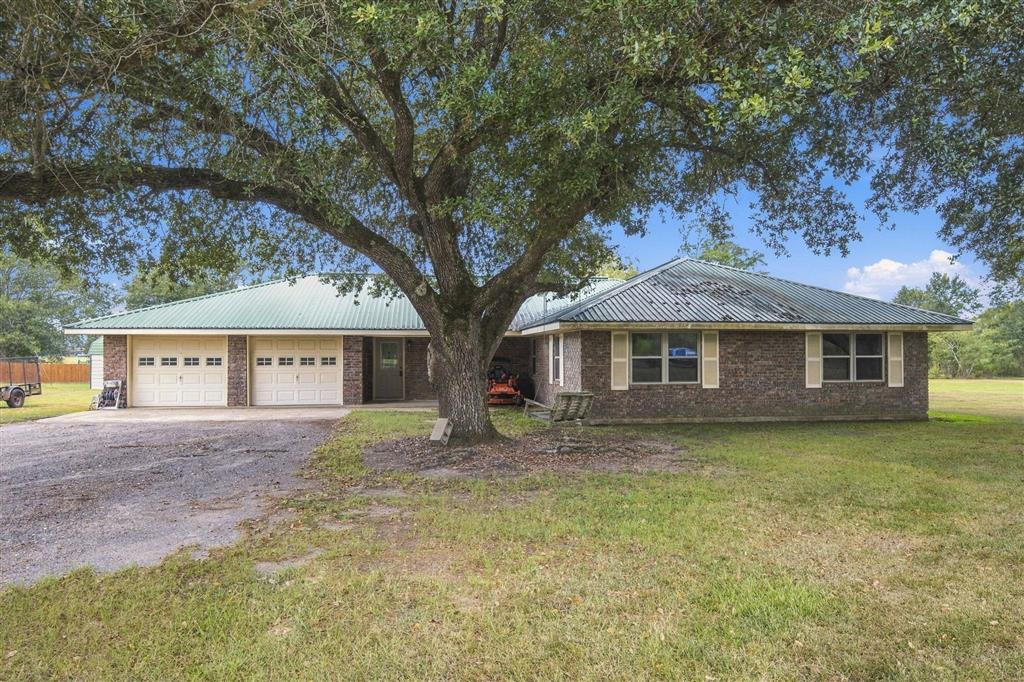 255 Steven Road — photo 2