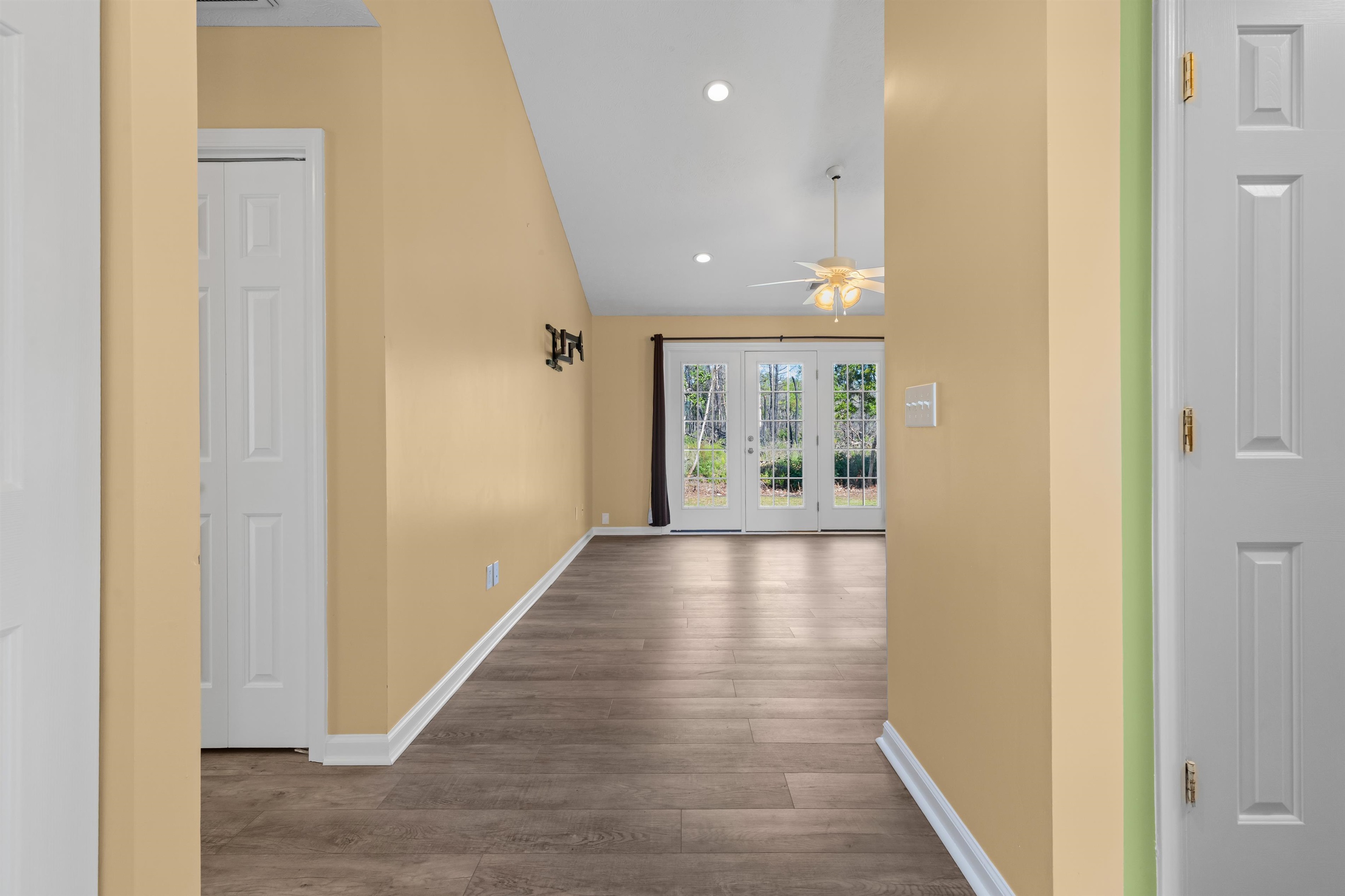 Photo 3 of Single family home for sale at 4466 W Walkerton Rd, Myrtle Beach, SC 29579 | MLS# 2624118 | Listing updated on 2026-10-05