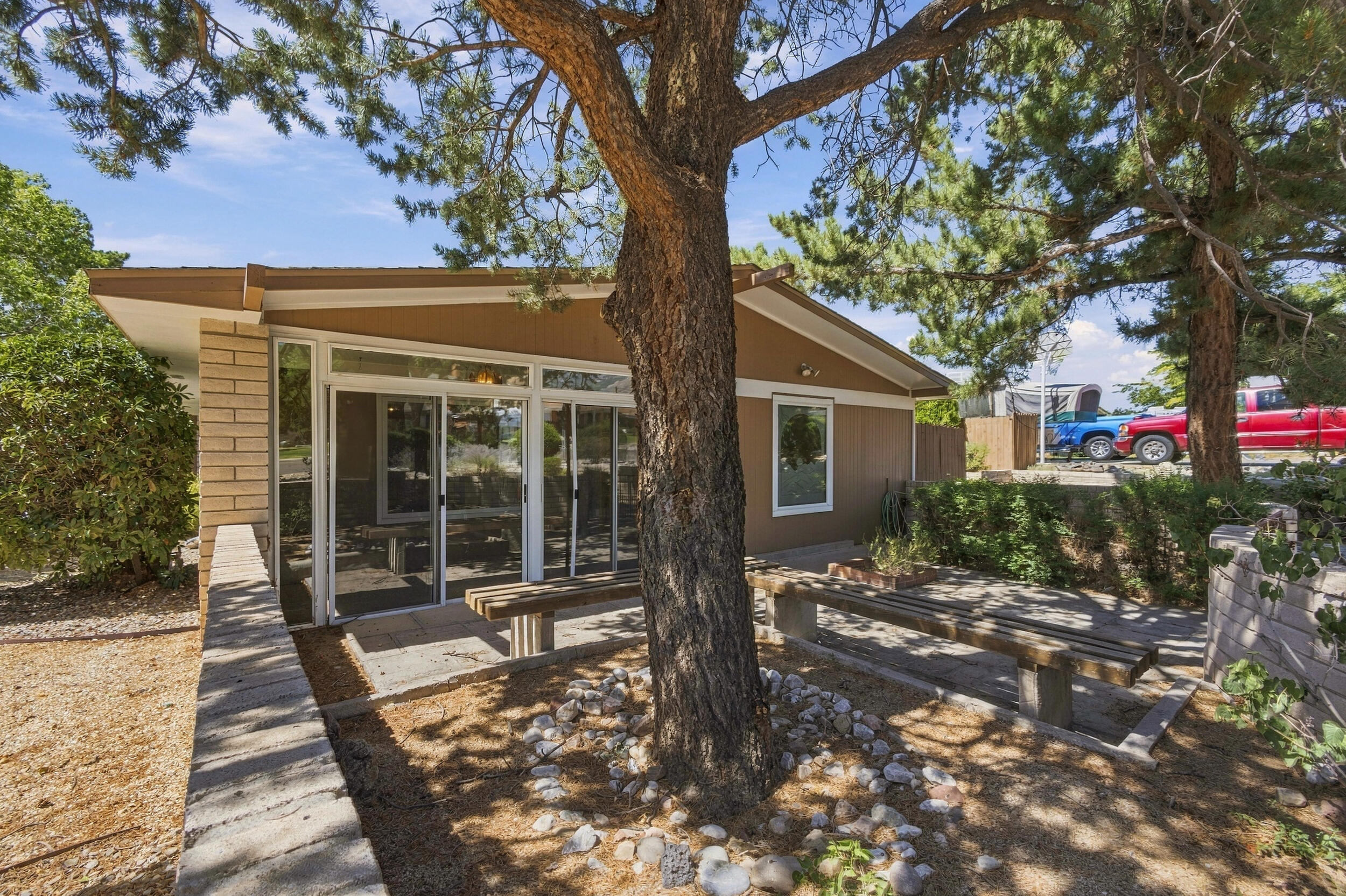 Photo 3 of Single family home for sale at 1001 Upland Ct Ne, Albuquerque, NM 87112 | MLS# 1111767 | Listing updated on 2026-10-10