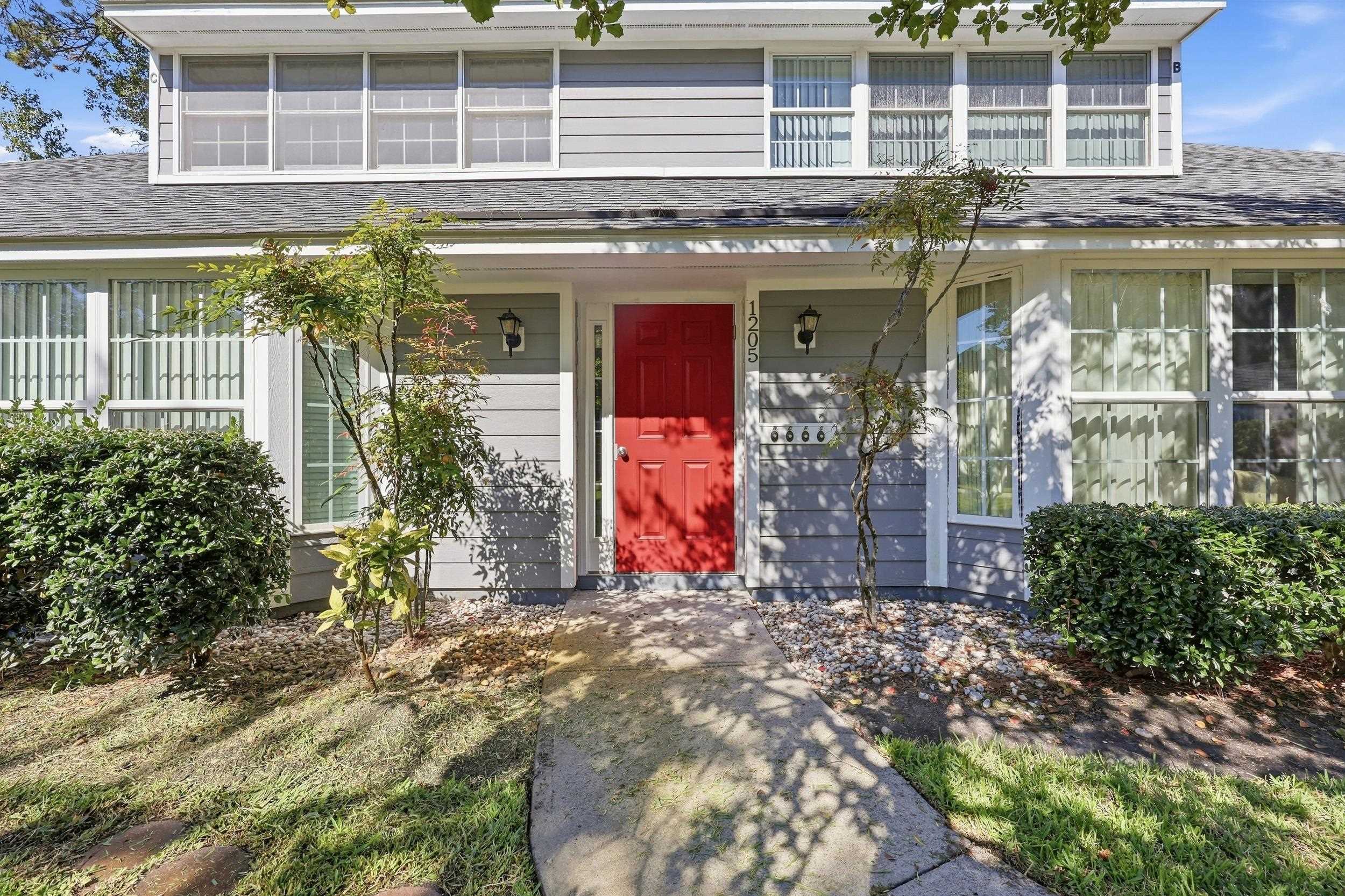 1205 Tiffany Ln.