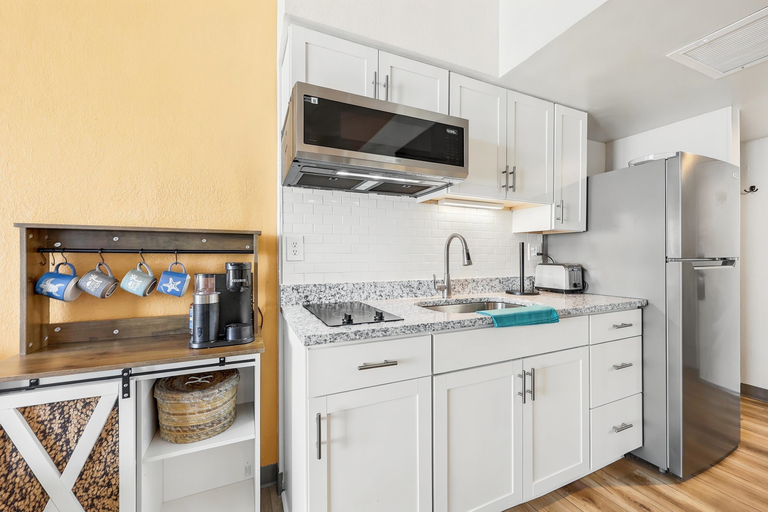 Listing Photo 5 - Condo for sale in building located at 1304 N Ocean Blvd, Myrtle Beach, SC 29577 - Unit #602