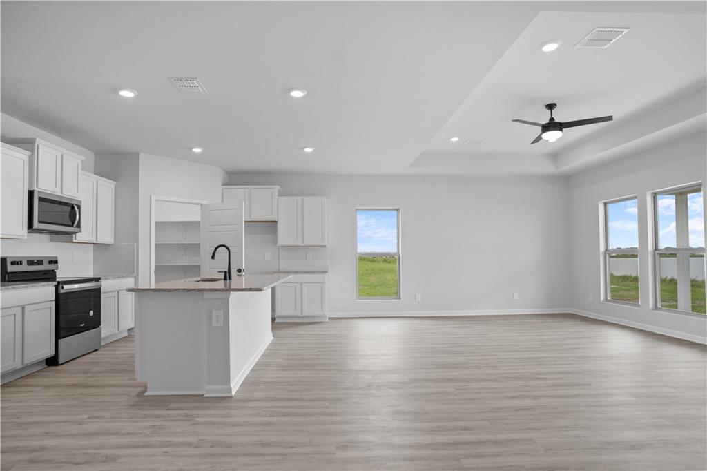 Photo 3 of Sale Pending at 3217 Tide Wind Dr, Slidell, LA 70461 | MLS# 2579683 | Listing updated on 2026-10-01