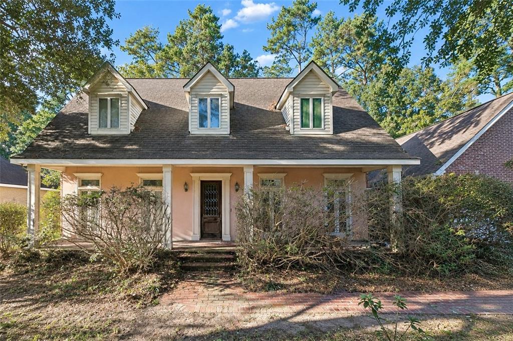 Photo 2 of Single family home for sale at 551 Beau Chene Dr, Mandeville, LA 70471 | MLS# 2579114 | Listing updated on 2026-10-10