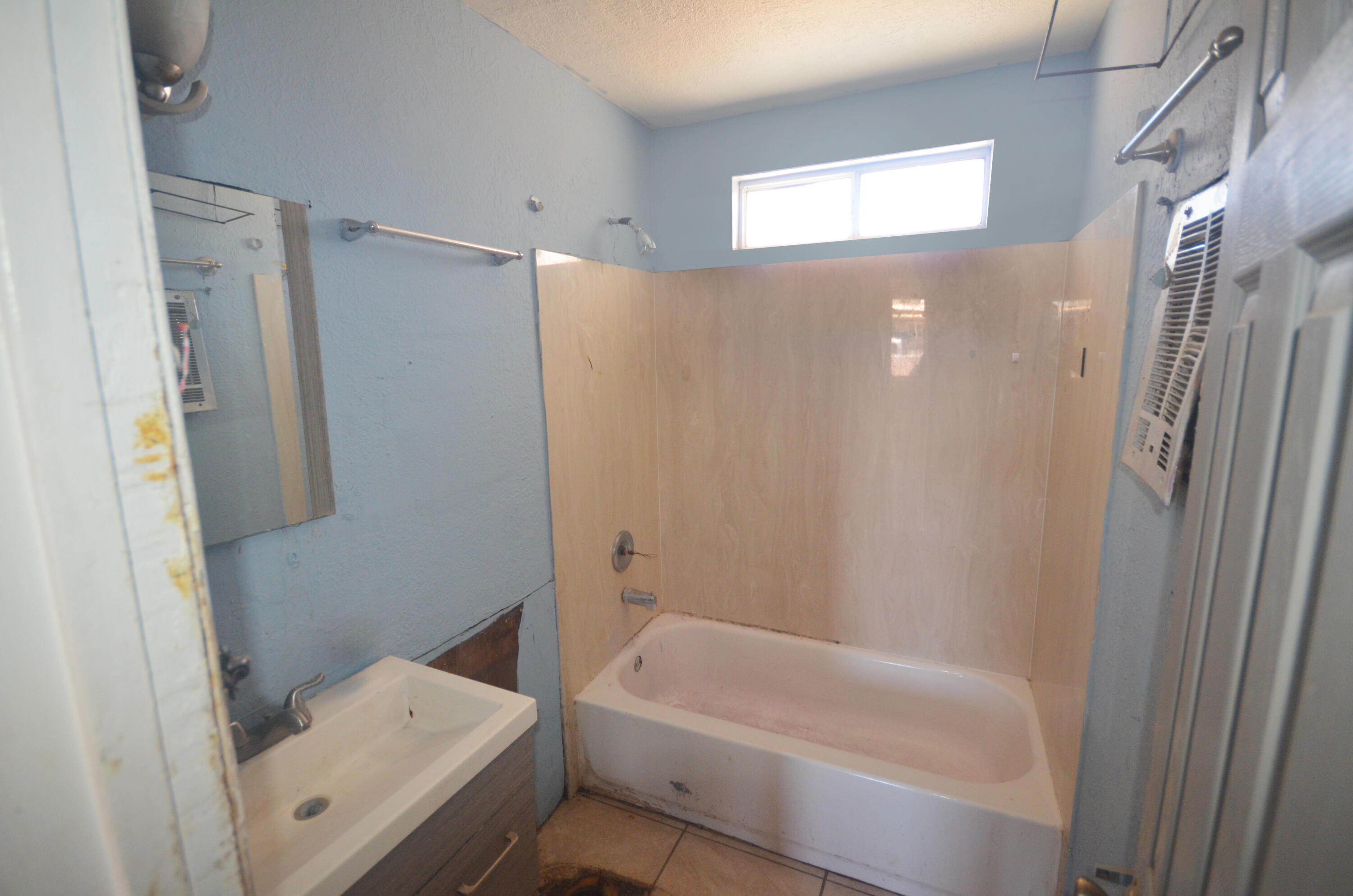 Photo 3 of Single family home for sale at 5941 Eucariz Ave SW, Albuquerque, NM 87121 | MLS# 1111979 | Listing updated on 2026-10-05