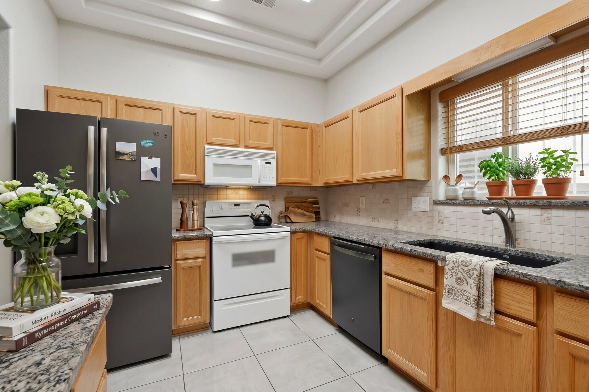 Photo 2 of Sale Pending at 9919 Alexandria Rd Ne, Albuquerque, NM 87122 | MLS# 1111976 | Listing updated on 2026-10-21