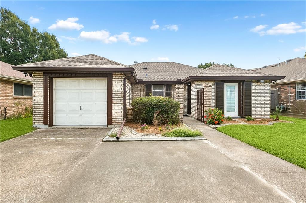 Photo 1 of Single family home for sale at 2125 Krisma St, Metairie, LA 70001 | MLS# 2580253 | Listing updated on 2026-10-06
