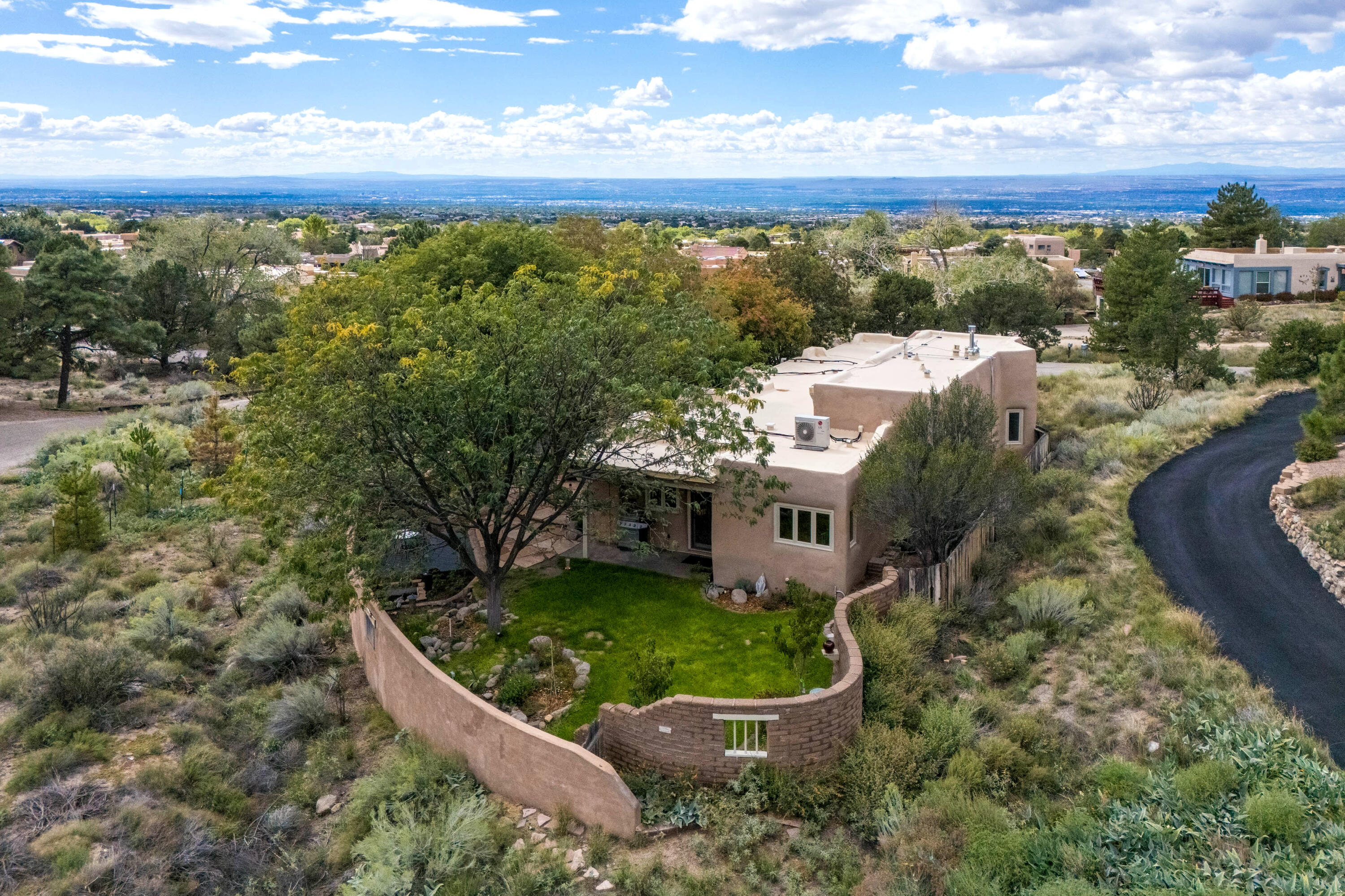 Photo 2 of Single family home for sale at 656 Roadrunner Ln NE, Albuquerque, NM 87122 | MLS# 1111998 | Listing updated on 2026-10-06