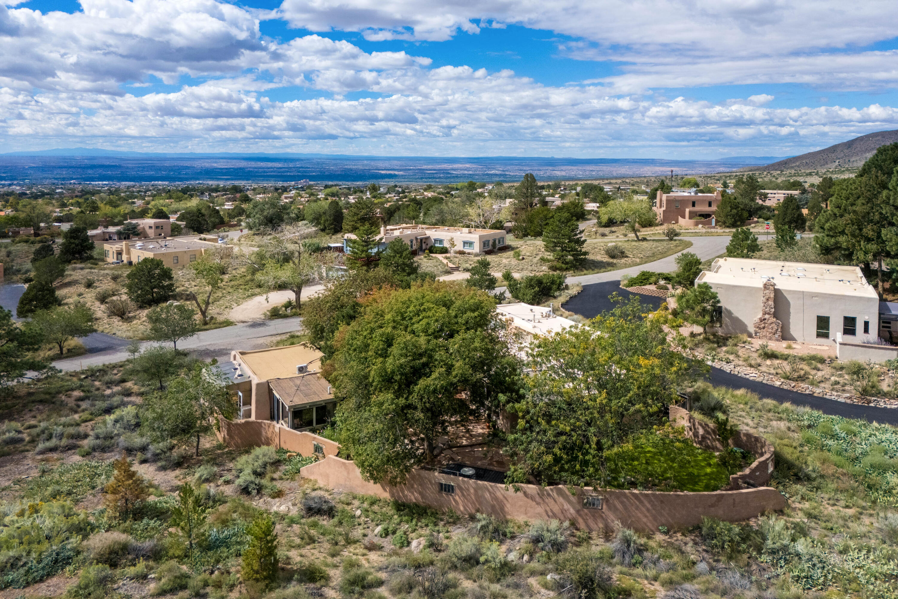 Photo 4 of Single family home for sale at 656 Roadrunner Ln NE, Albuquerque, NM 87122 | MLS# 1111998 | Listing updated on 2026-10-06