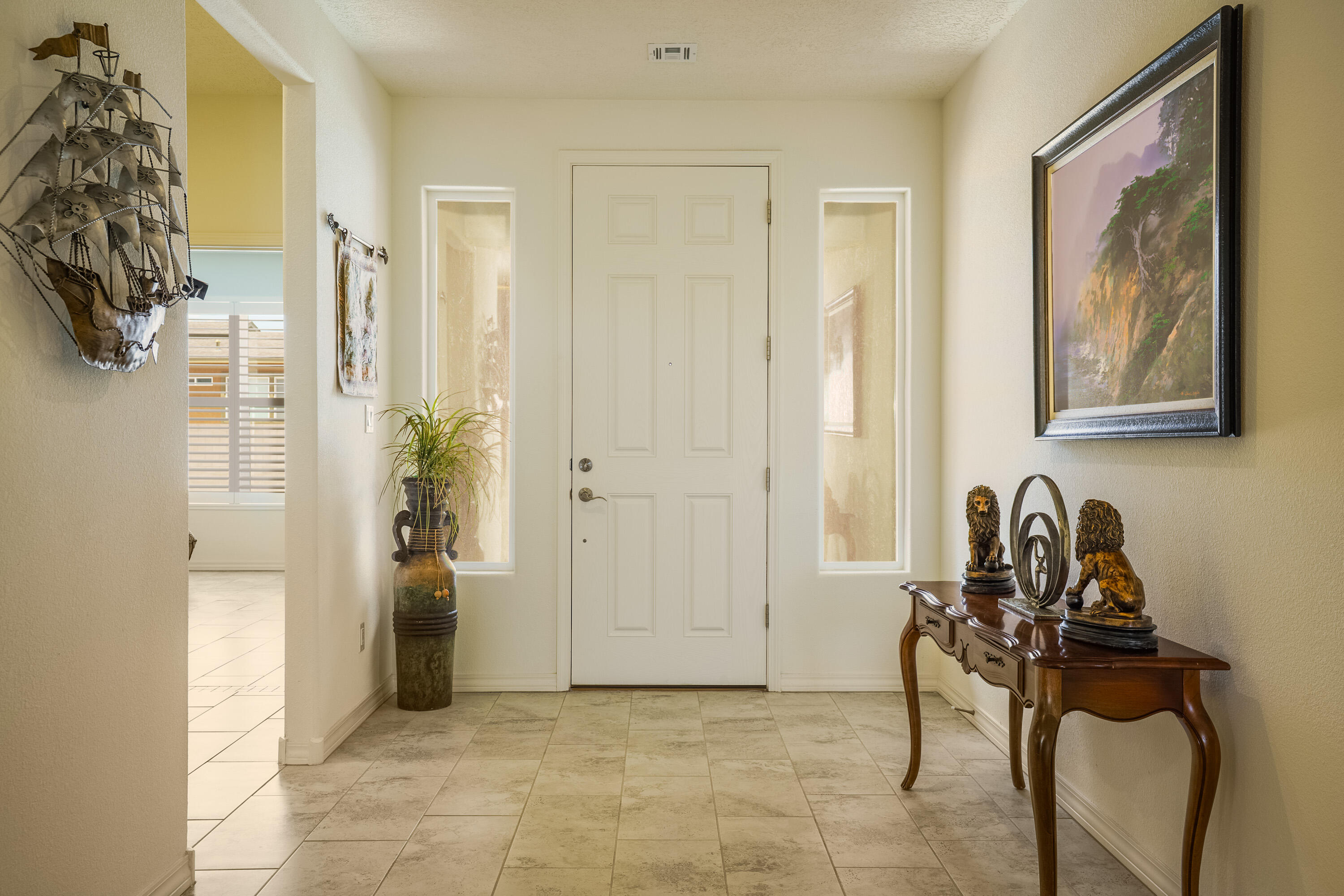 Photo 2 of Single family home for sale at 590 Rio Chama Cir Sw, Los Lunas, NM 87031 | MLS# 1112039 | Listing updated on 2026-10-06