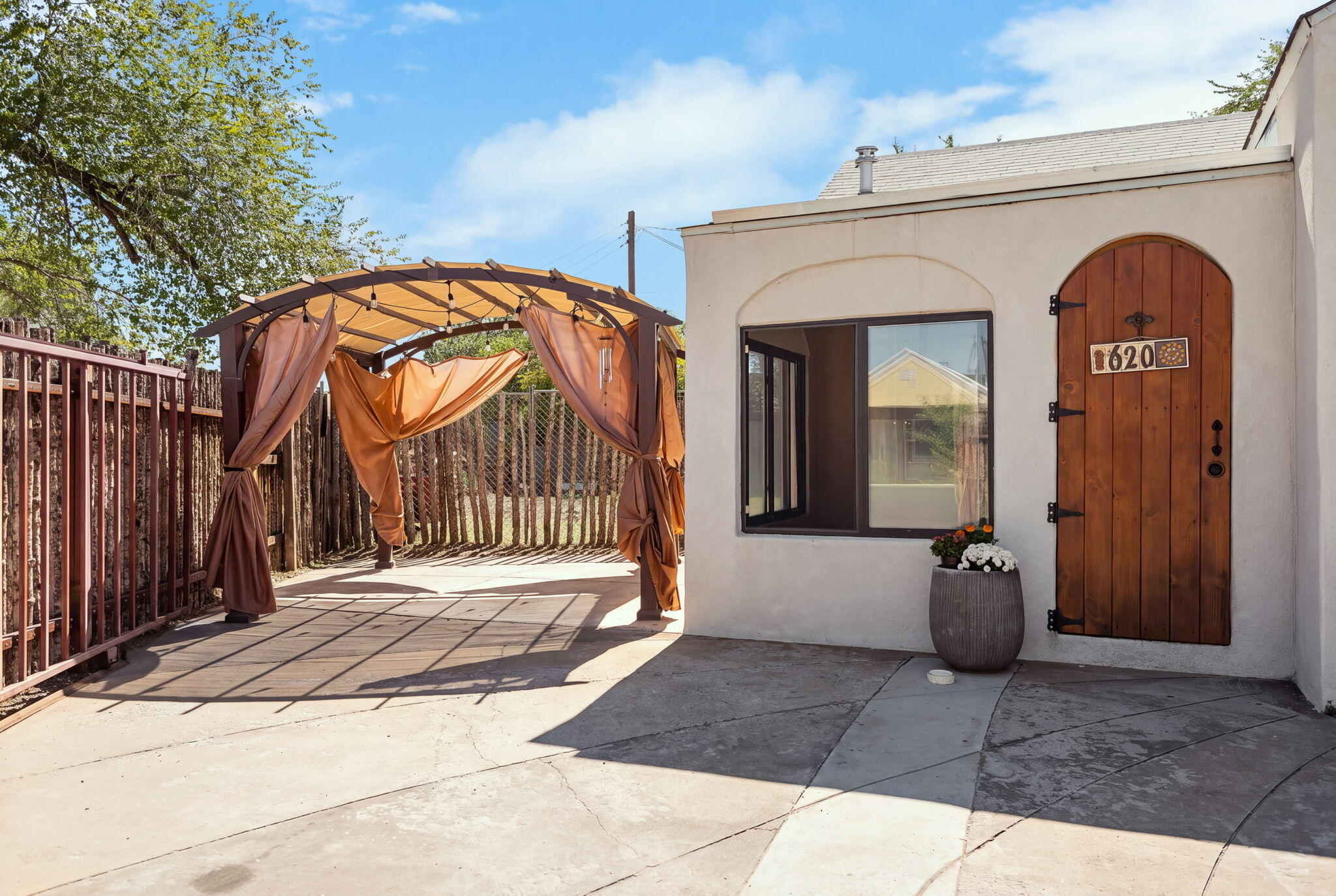 Photo 3 of Single family home for sale at 620 Iron Ave Sw, Albuquerque, NM 87102 | MLS# 1112082 | Listing updated on 2026-10-07
