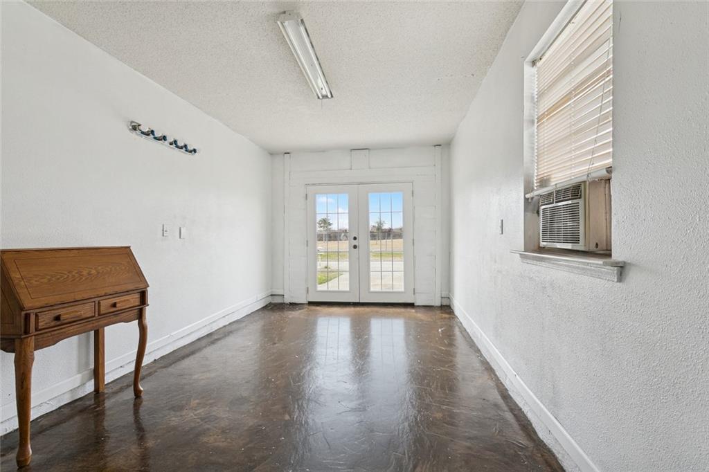 Photo 3 of Single family home for sale at 1929 Gladstone Dr, Marrero, LA 70072 | MLS# 2580445 | Listing updated on 2026-10-09