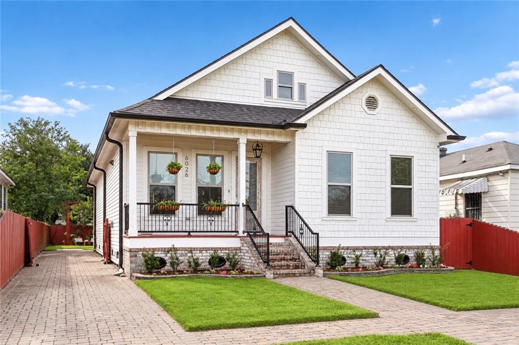 Photo 1 of Single family home for sale at 6026 Cameron Blvd, New Orleans, LA 70122 | MLS# 2580876 | Listing updated on 2026-10-09