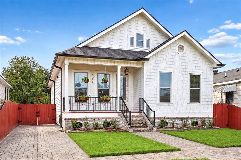 Photo 3 of Single family home for sale at 6026 Cameron Blvd, New Orleans, LA 70122 | MLS# 2580876 | Listing updated on 2026-10-11