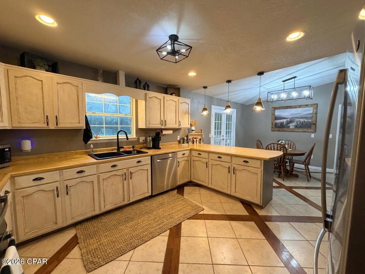 Photo 3 of Single family home for sale at 4662 The Oaks Dr, Marianna, FL 32446 | MLS# 796431 | Listing updated on 2026-10-09