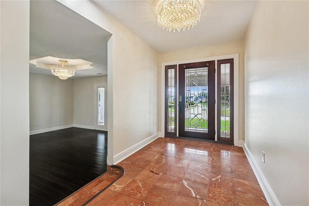 Photo 3 of Single family home for sale at 3521 Lake Palourde Dr, Harvey, LA 70058 | MLS# 2581020 | Listing updated on 2026-10-10