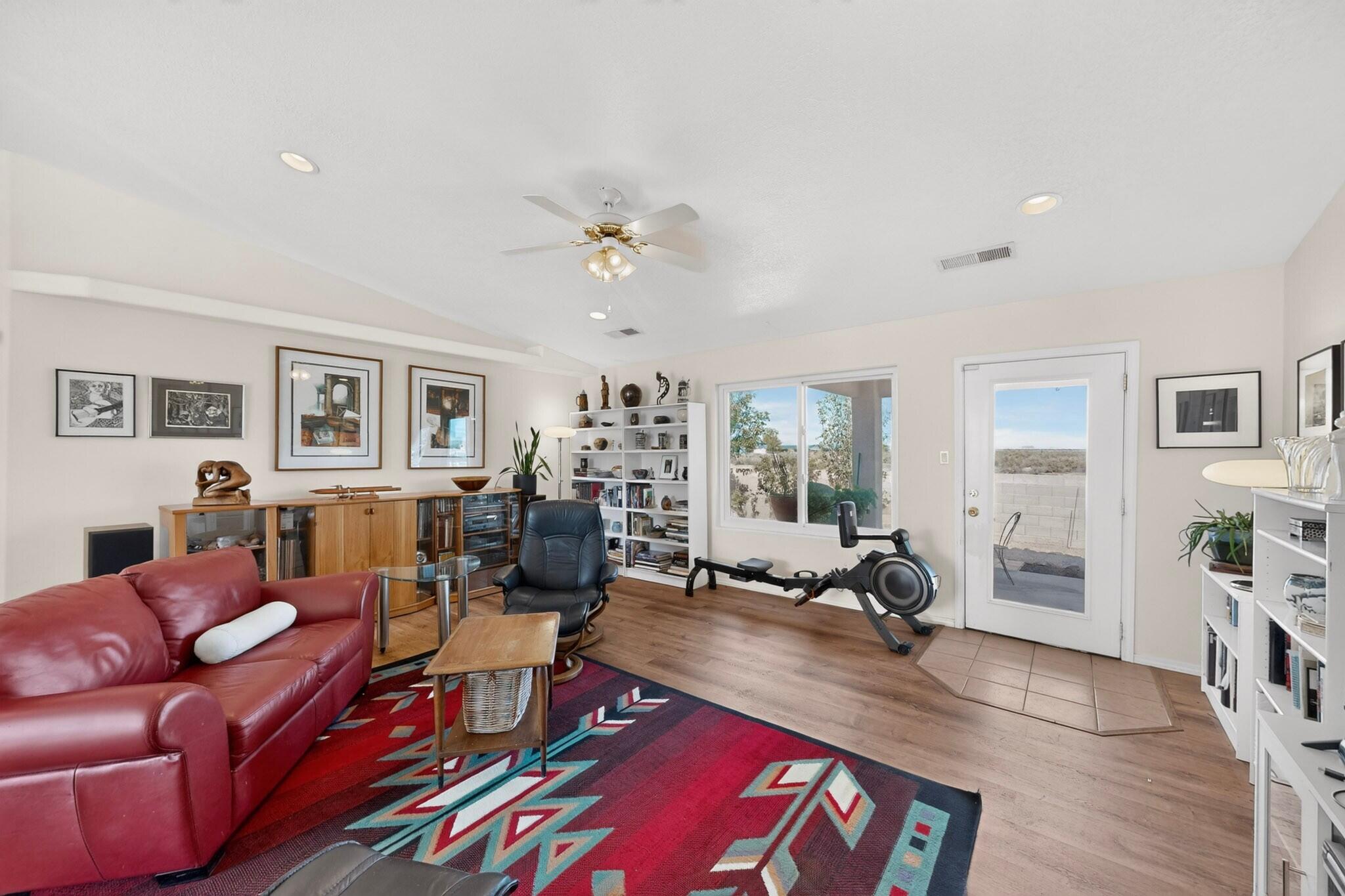 Photo 4 of Single family home for sale at 1 Rosa Ave SW, Los Lunas, NM 87031 | MLS# 1112298 | Listing updated on 2026-10-10