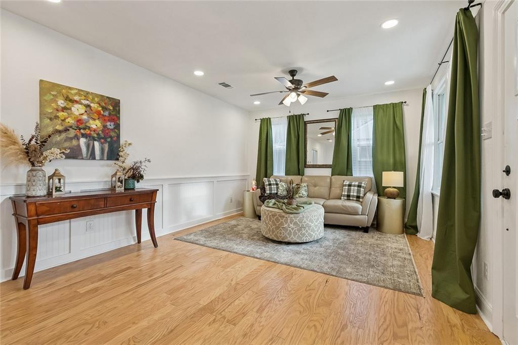 Photo 2 of Single family home for sale at 5423 Mandeville St, New Orleans, LA 70122 | MLS# 2581115 | Listing updated on 2026-10-10