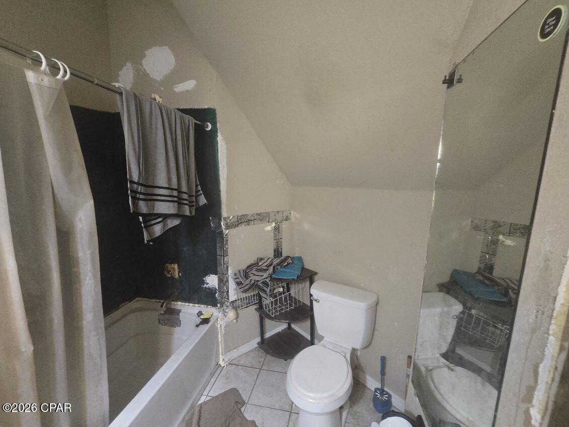 Photo 3 of Single family home for sale at 302 E Nebraska Ave, Bonifay, FL 32425 | MLS# 796448 | Listing updated on 2026-10-10