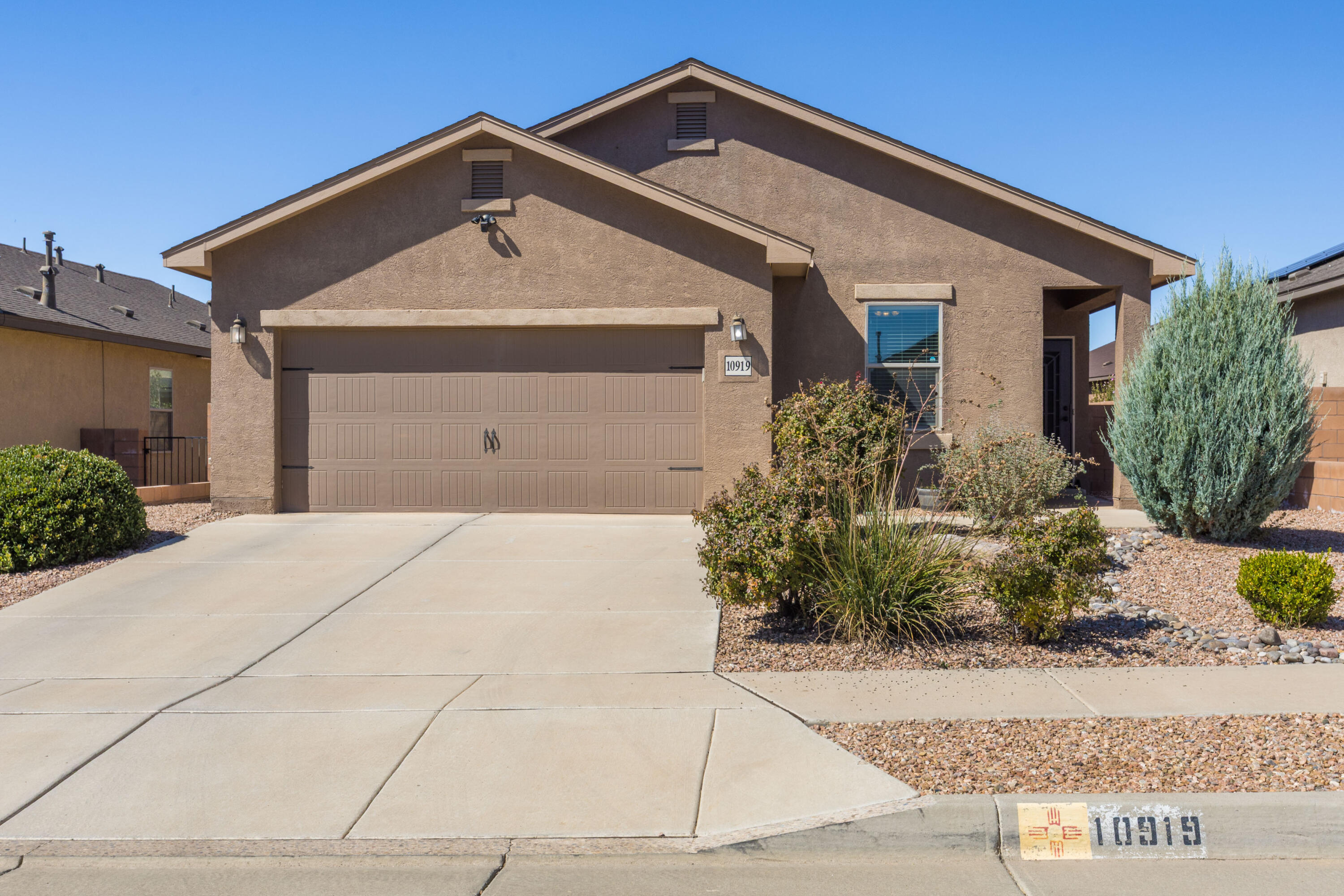 10919 Topacio Street, Albuquerque NM 87114