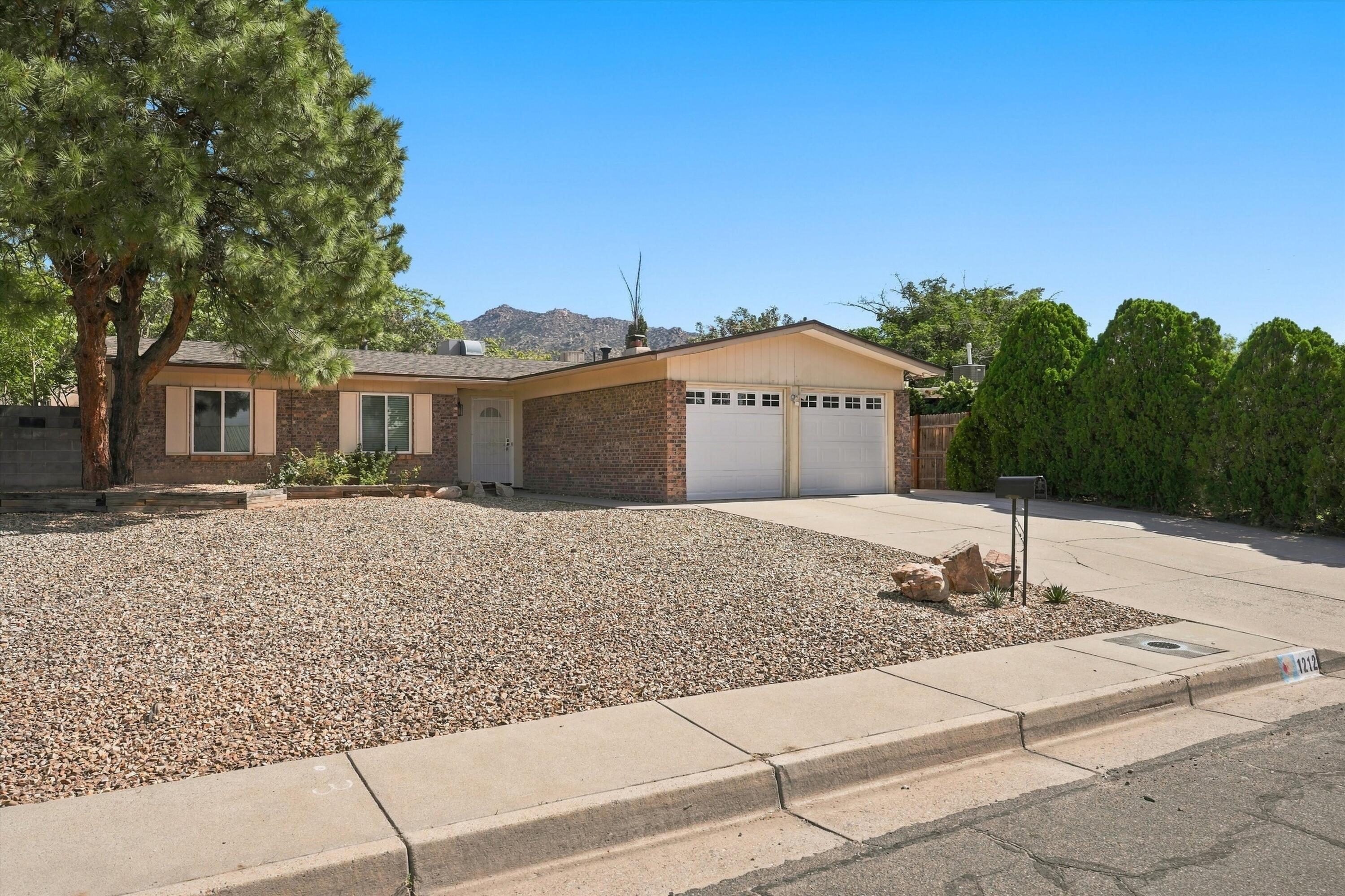 1212 Willys Knight Drive, Albuquerque NM 87112