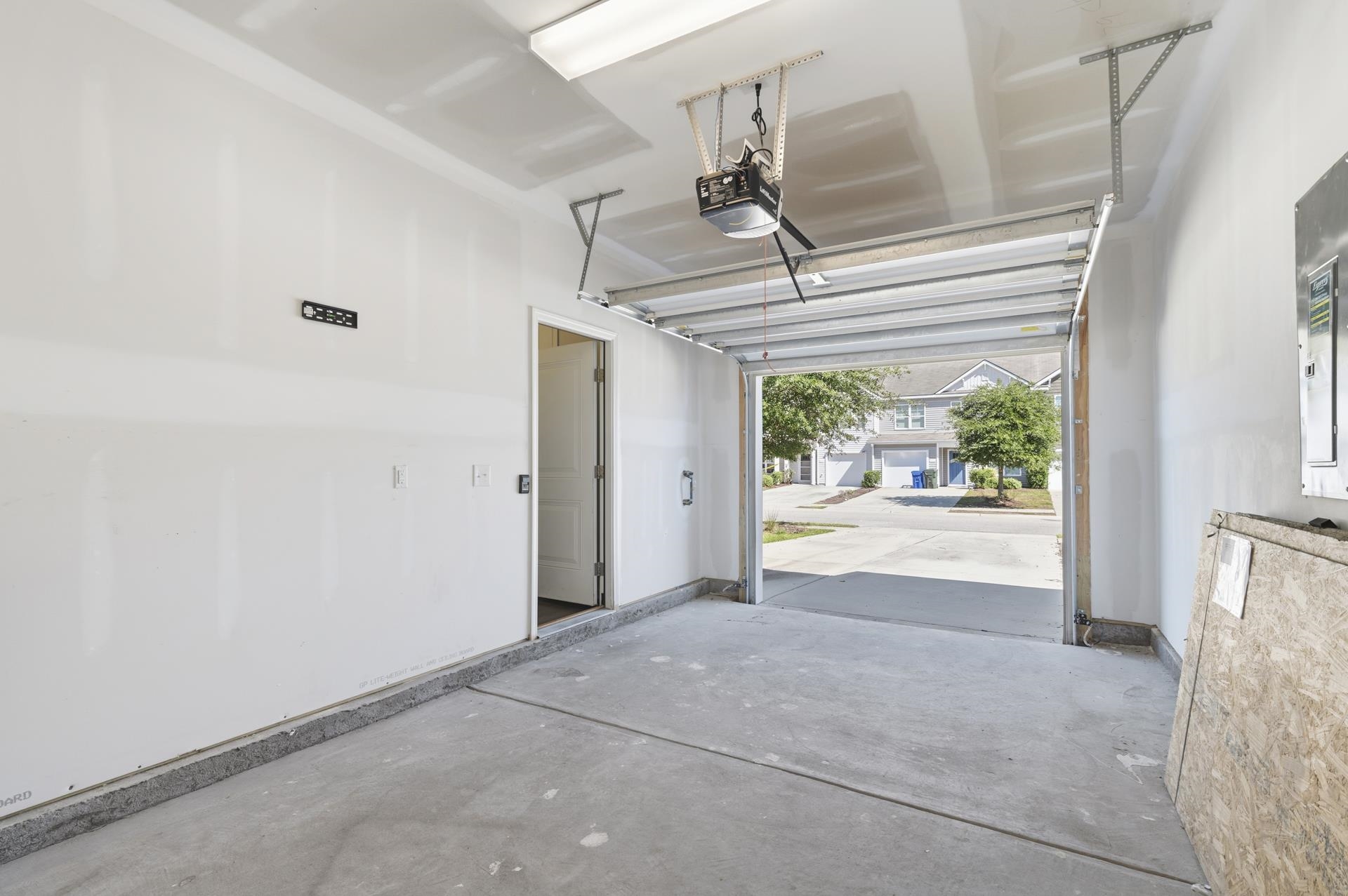 2625146 | Photo 32