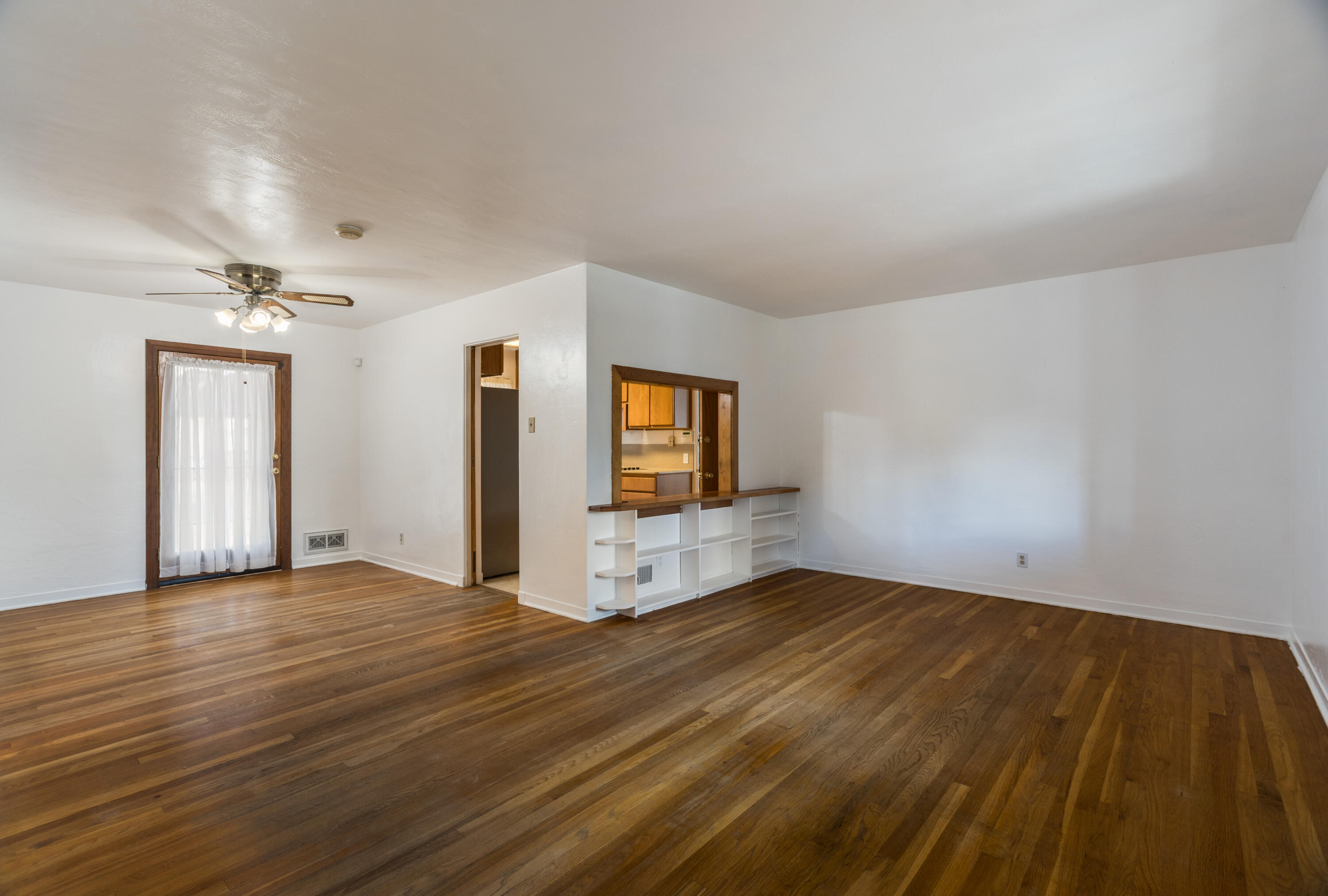 Photo 2 of Single family home for sale at 724 Arizona St SE, Albuquerque, NM 87108 | MLS# 1112478 | Listing updated on 2026-10-14