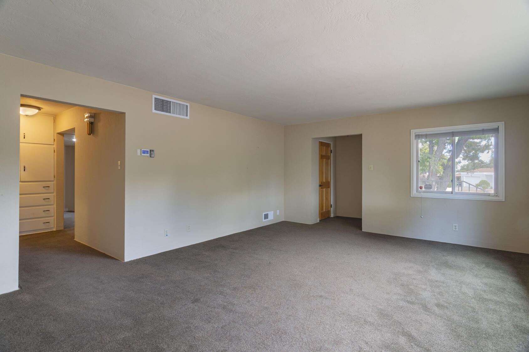 Photo 3 of Single family home for sale at 1621 Stanford Dr NE, Albuquerque, NM 87106 | MLS# 1112505 | Listing updated on 2026-10-14