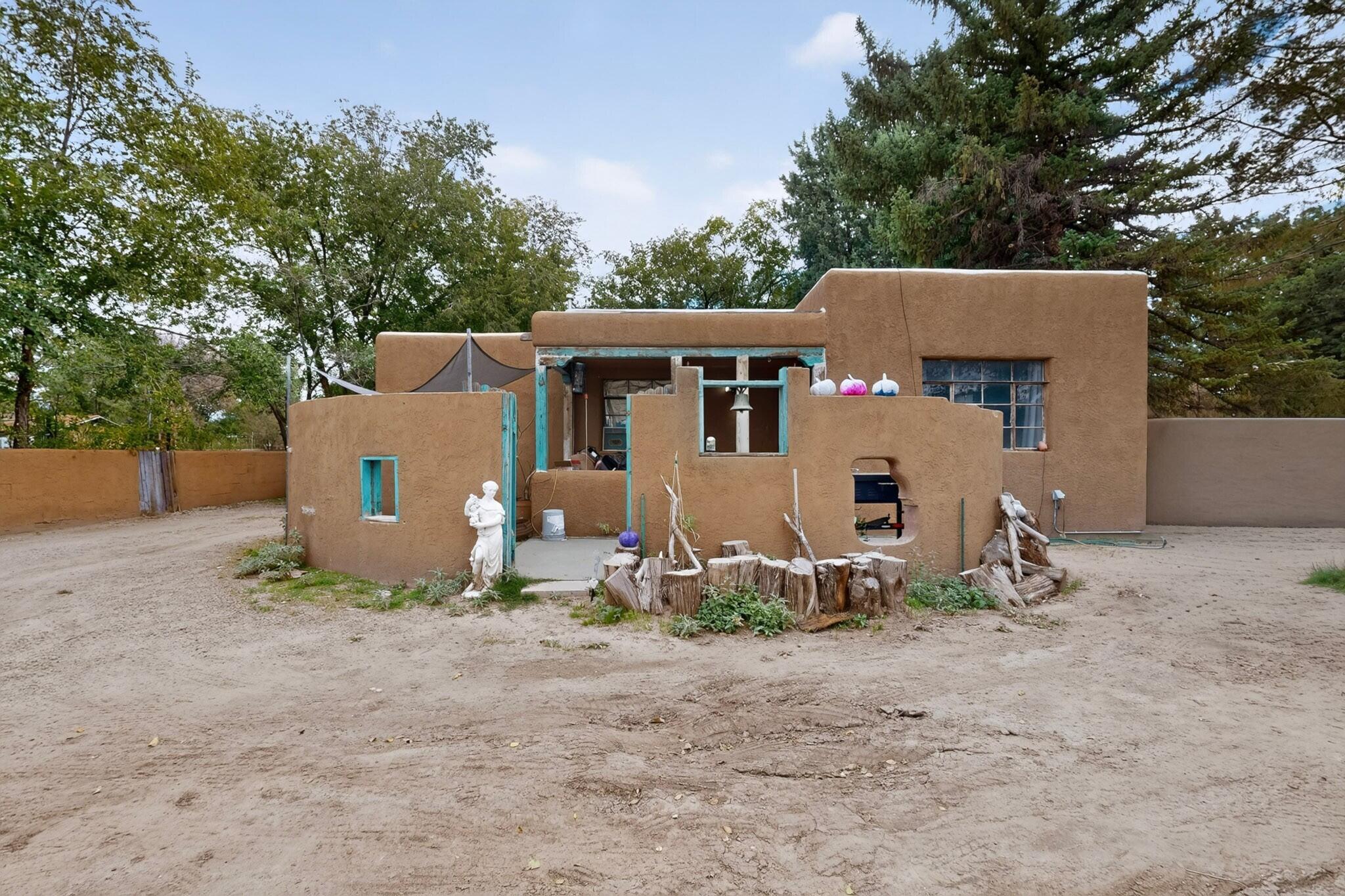 Photo 3 of Single family home for sale at 1330 Goff Blvd Sw, Albuquerque, NM 87105 | MLS# 1112509 | Listing updated on 2026-10-21