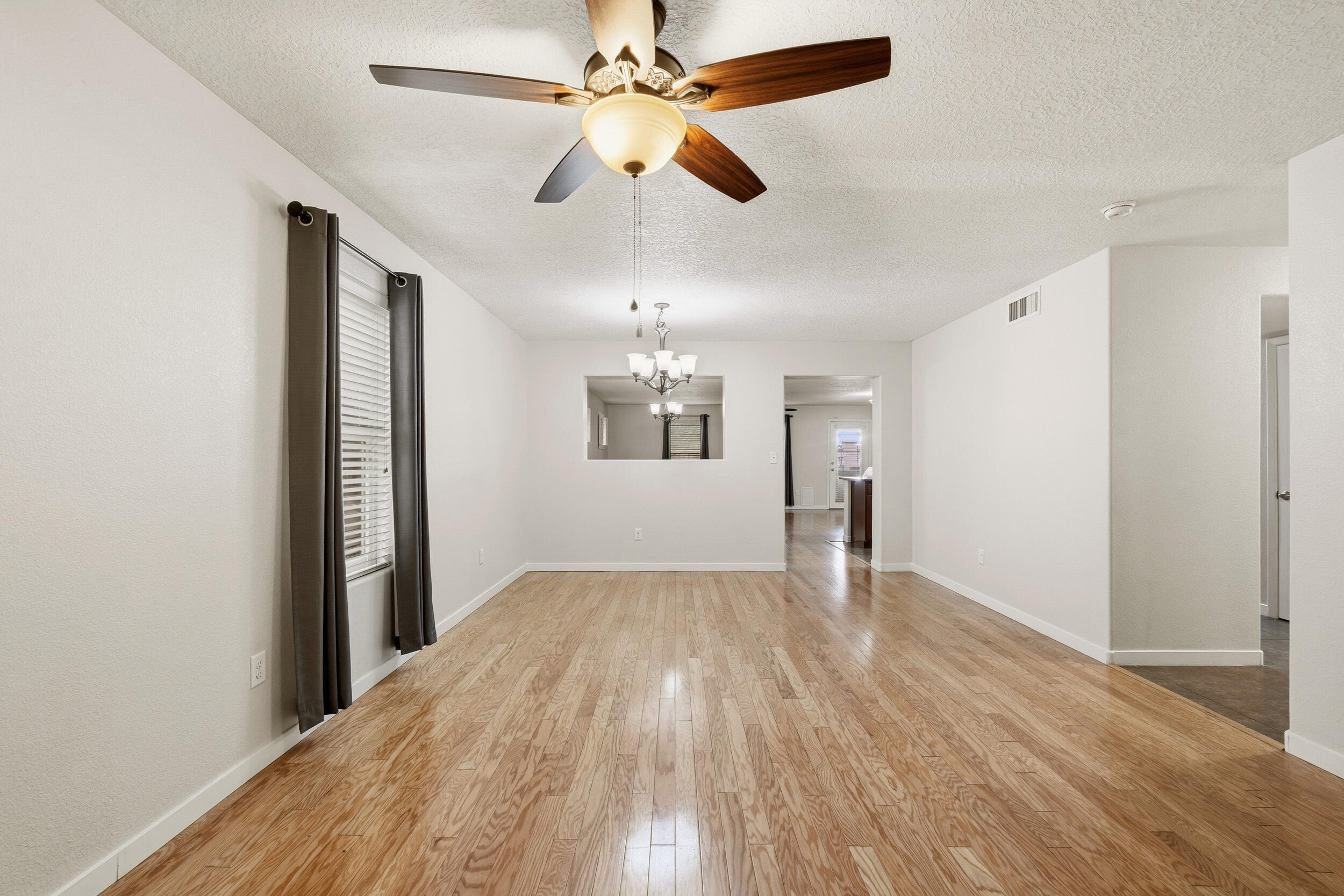 Photo 3 of Single family home for sale at 1690 Camino Rustica SW, Los Lunas, NM 87031 | MLS# 1112510 | Listing updated on 2026-10-21