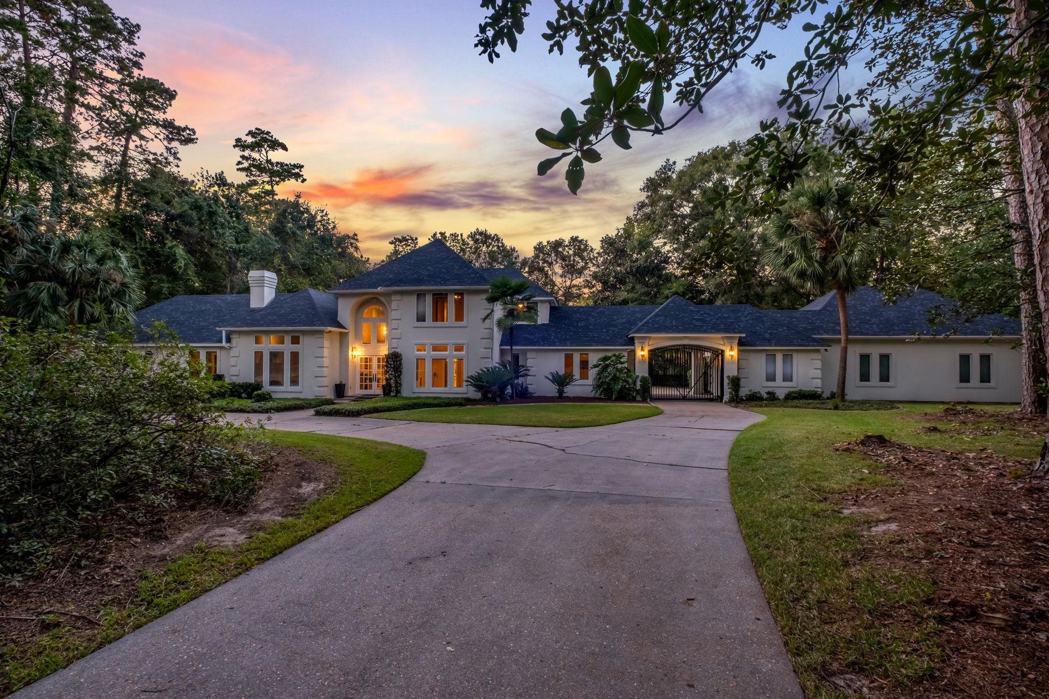 1304 Live Oak Plantation Road