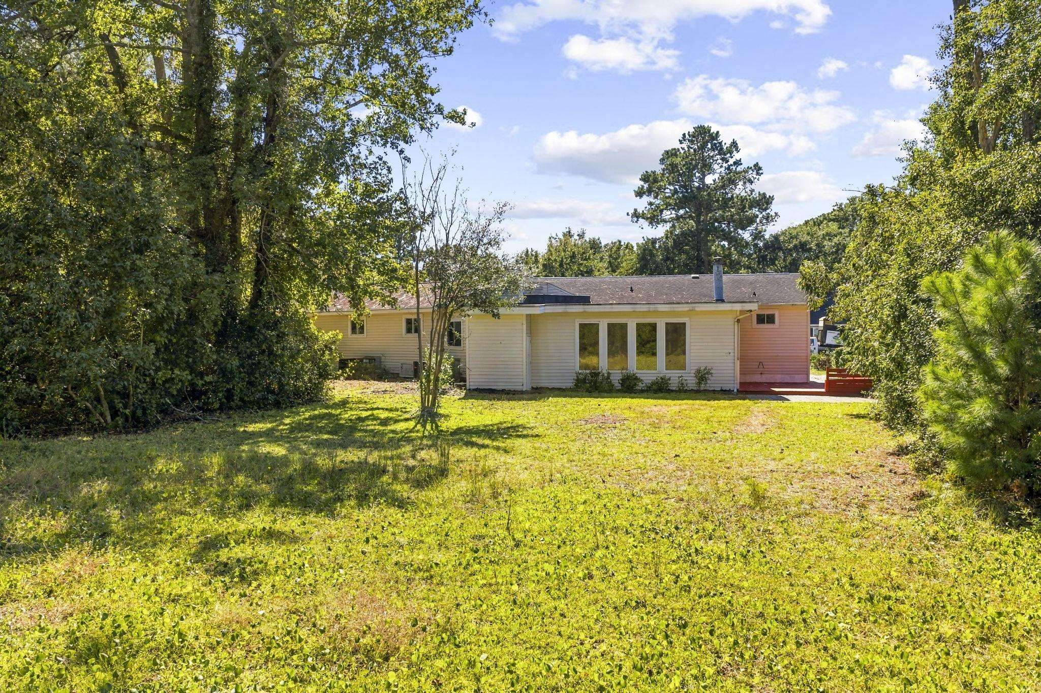 1850 Bay Tree Ln. 