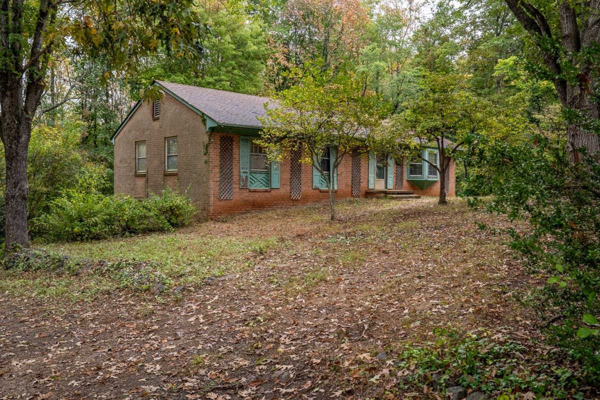 1544 OVERLOOK DR, Charlottesville, VA 22903