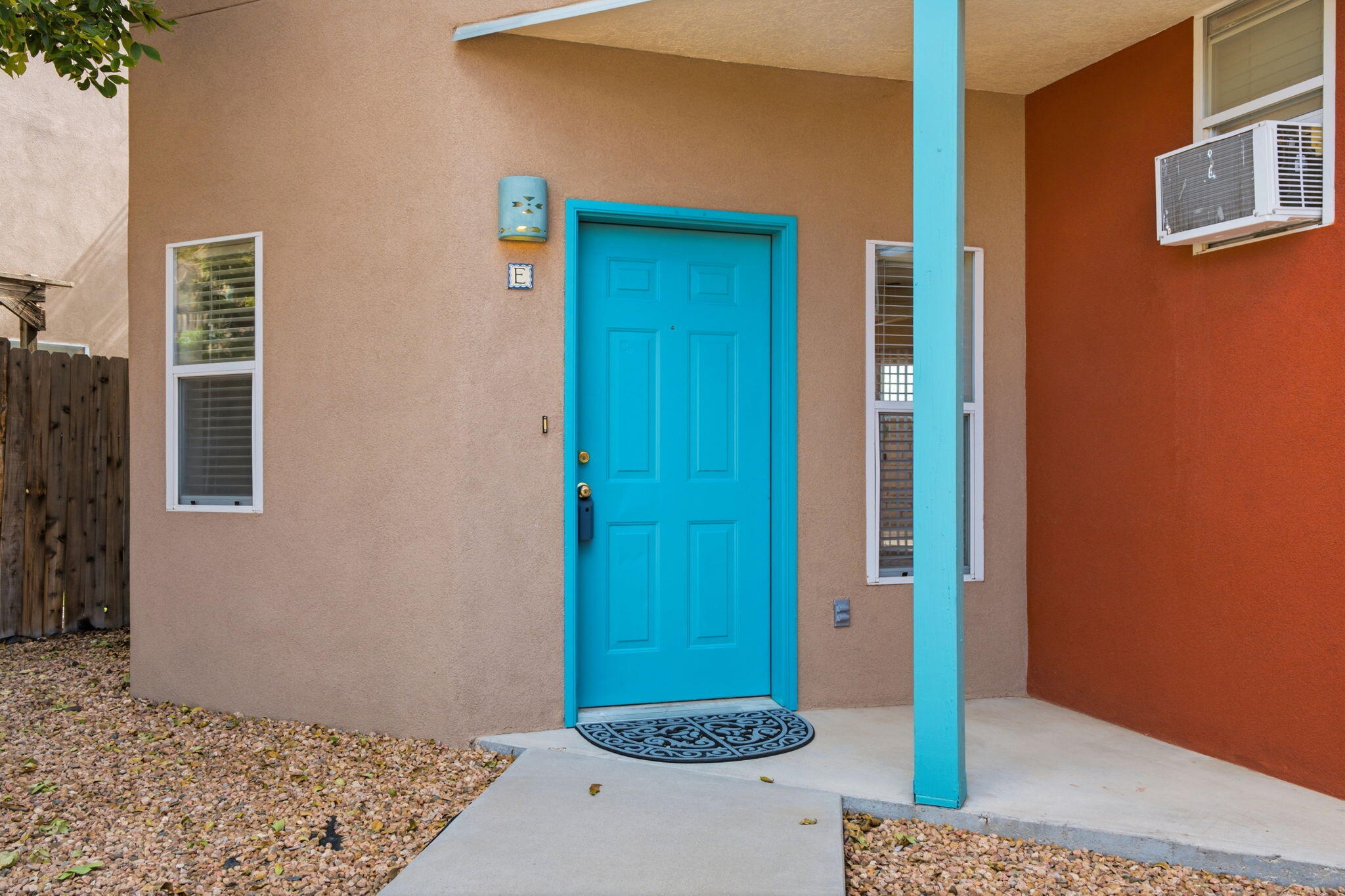 Photo 2 of Condo for sale at 615 Menaul Blvd Nw #E, Albuquerque, NM 87107 | MLS# 1112634 | Listing updated on 2026-10-21
