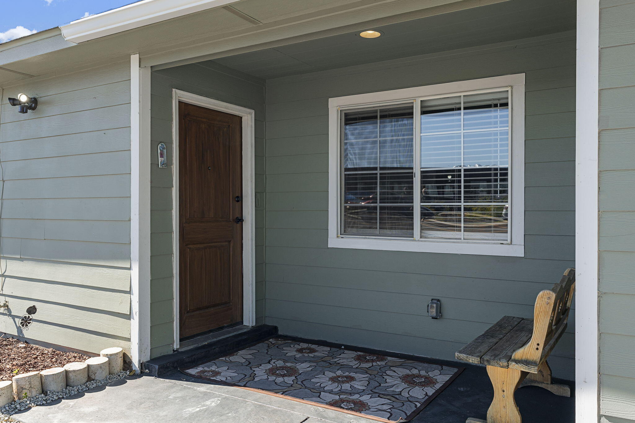 Photo 4 of Single family home for sale at 10221 Paseo Del Norte NW, Albuquerque, NM 87114 | MLS# 1112674 | Listing updated on 2026-10-26