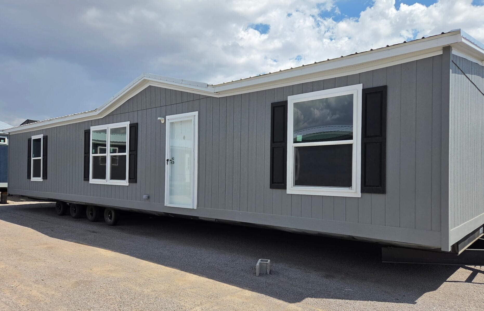 Photo 3 of Manufactured home for sale at 1128 W Castillo Ave, Belen, NM 87002 | MLS# 1112701 | Listing updated on 2026-10-23