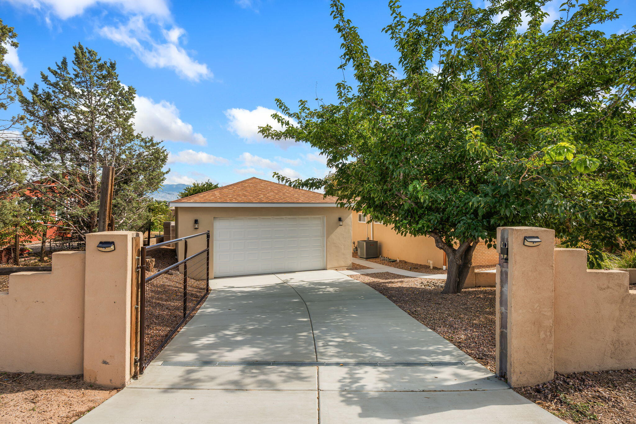Photo 3 of Single family home for sale at 10600 Calle De Elena, Corrales, NM 87048 | MLS# 1112641 | Listing updated on 2026-10-21
