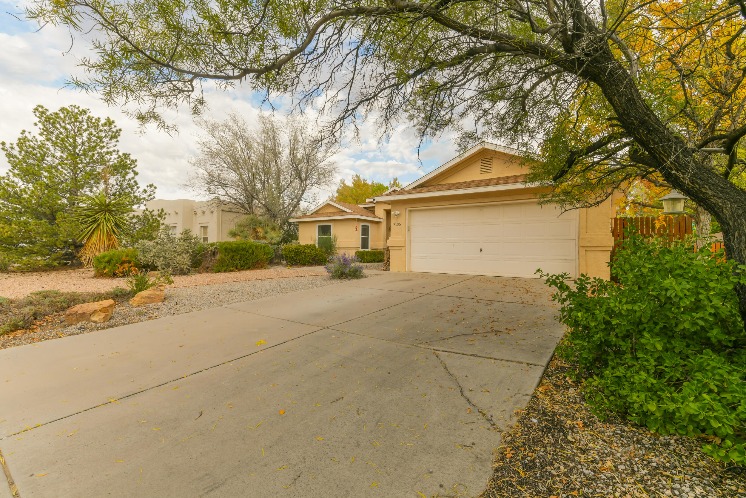 Photo 3 of Single family home for sale at 7105 Luz Del Sol Pl Nw, Albuquerque, NM 87114 | MLS# 1112921 | Listing updated on 2026-10-22