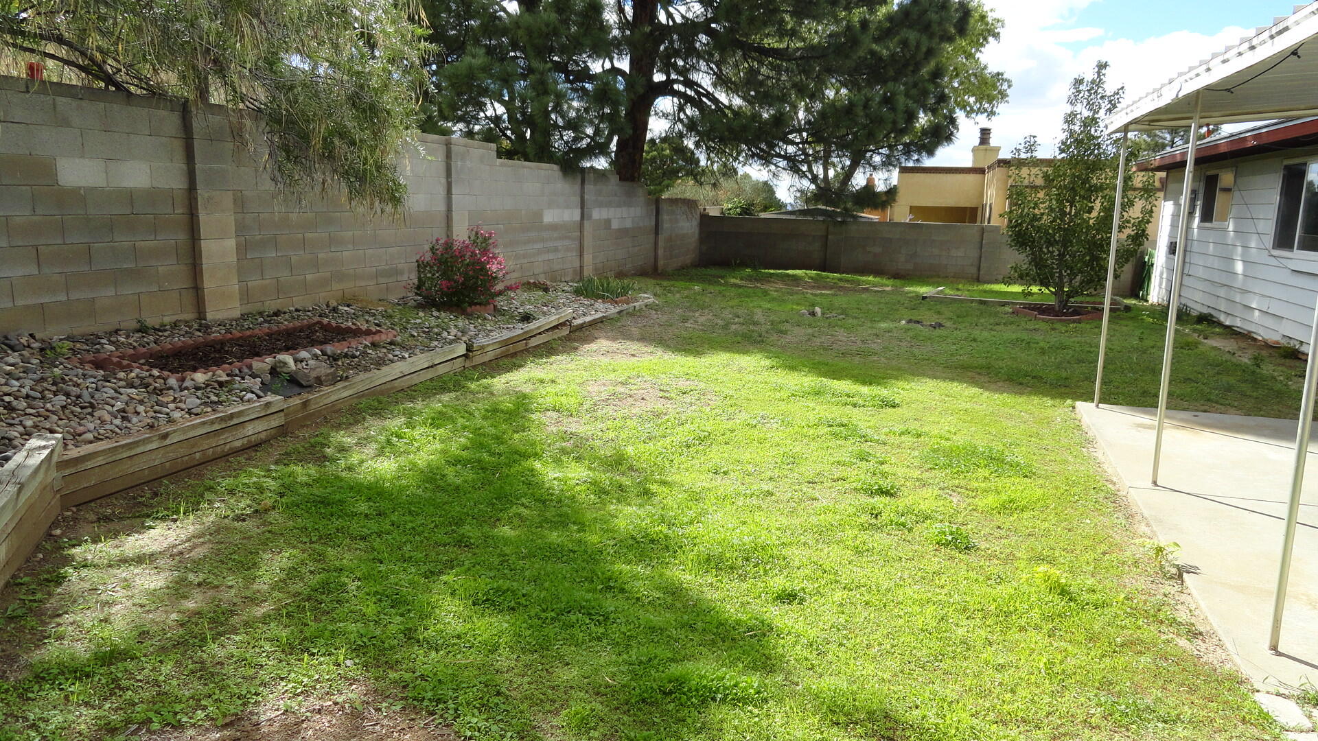 Photo 4 of Single family home for sale at 12508 Apache Pl NE, Albuquerque, NM 87112 | MLS# 1112999 | Listing updated on 2026-10-24