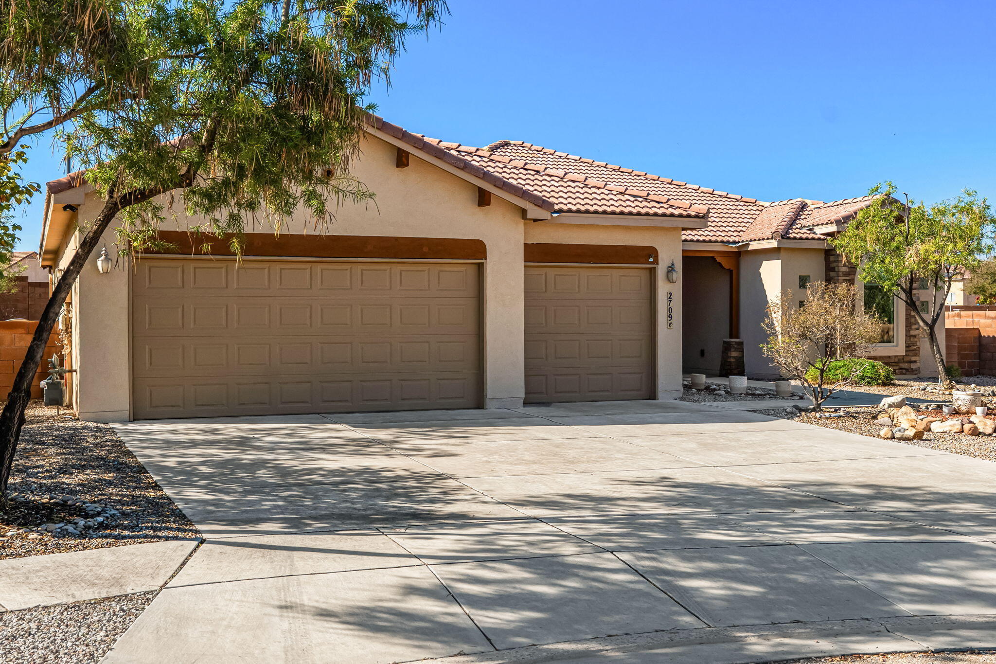 Photo 3 of Single family home for sale at 2709 Vista De Colinas Pl Se, Rio Rancho, NM 87124 | MLS# 1113064 | Listing updated on 2026-10-28