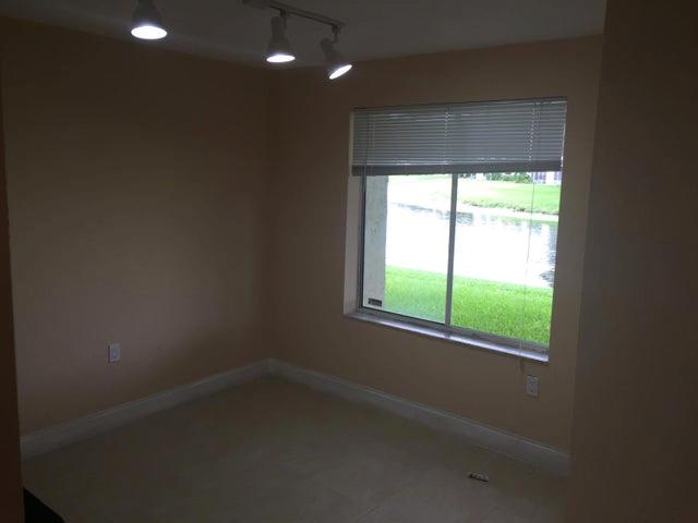 Homes for sale in West Palm Beach, FL | 5102 Glenmoor Dr, West Palm Beach, FL 33409 | MLS# R10233359