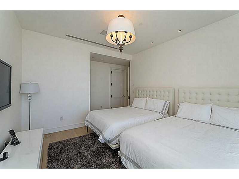 800 S POINTE DR #1504, Miami Beach FL 33139