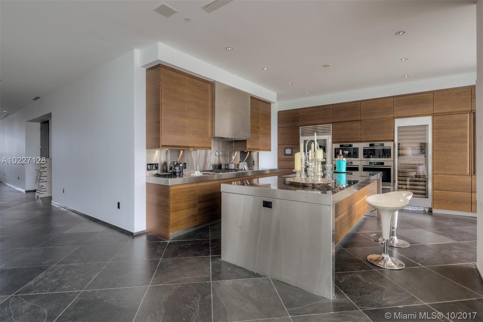 800 S Pointe Dr #502, Miami Beach FL 33139