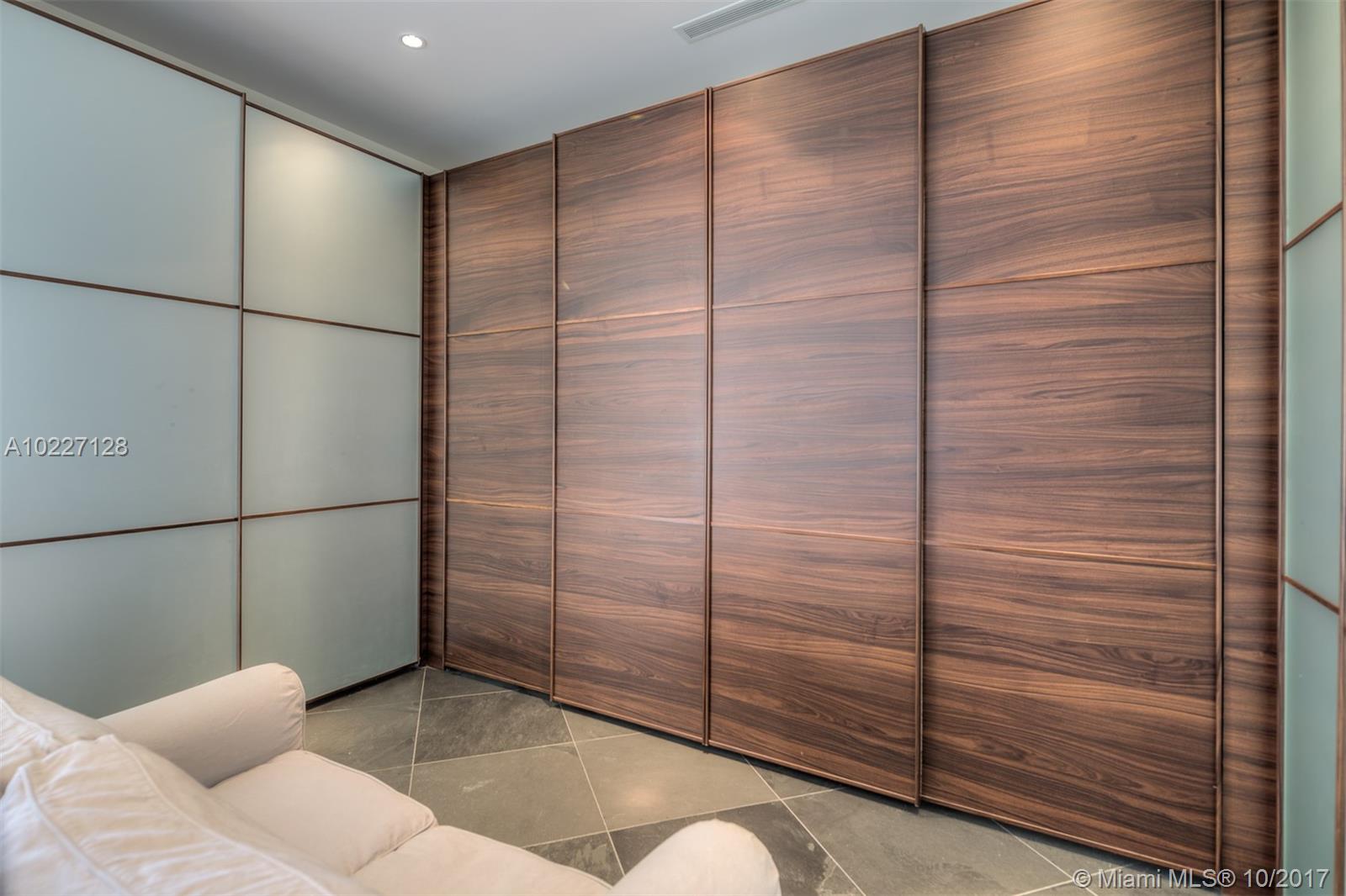 800 S Pointe Dr #502, Miami Beach FL 33139