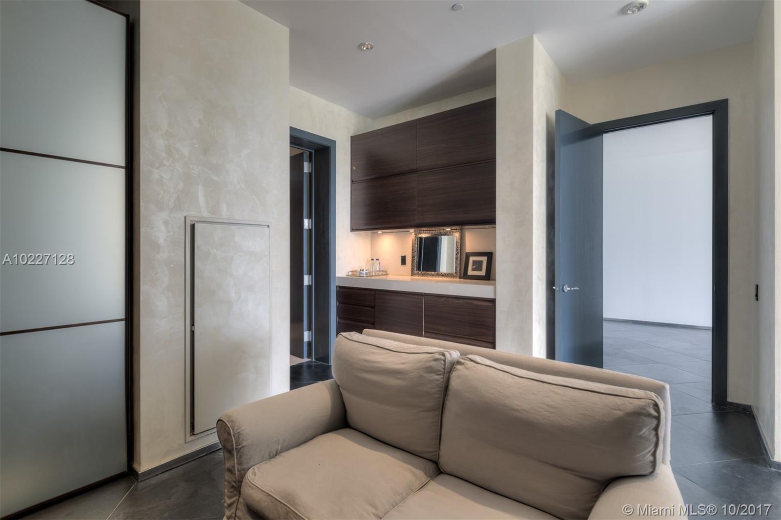 800 S Pointe Dr #502, Miami Beach FL 33139