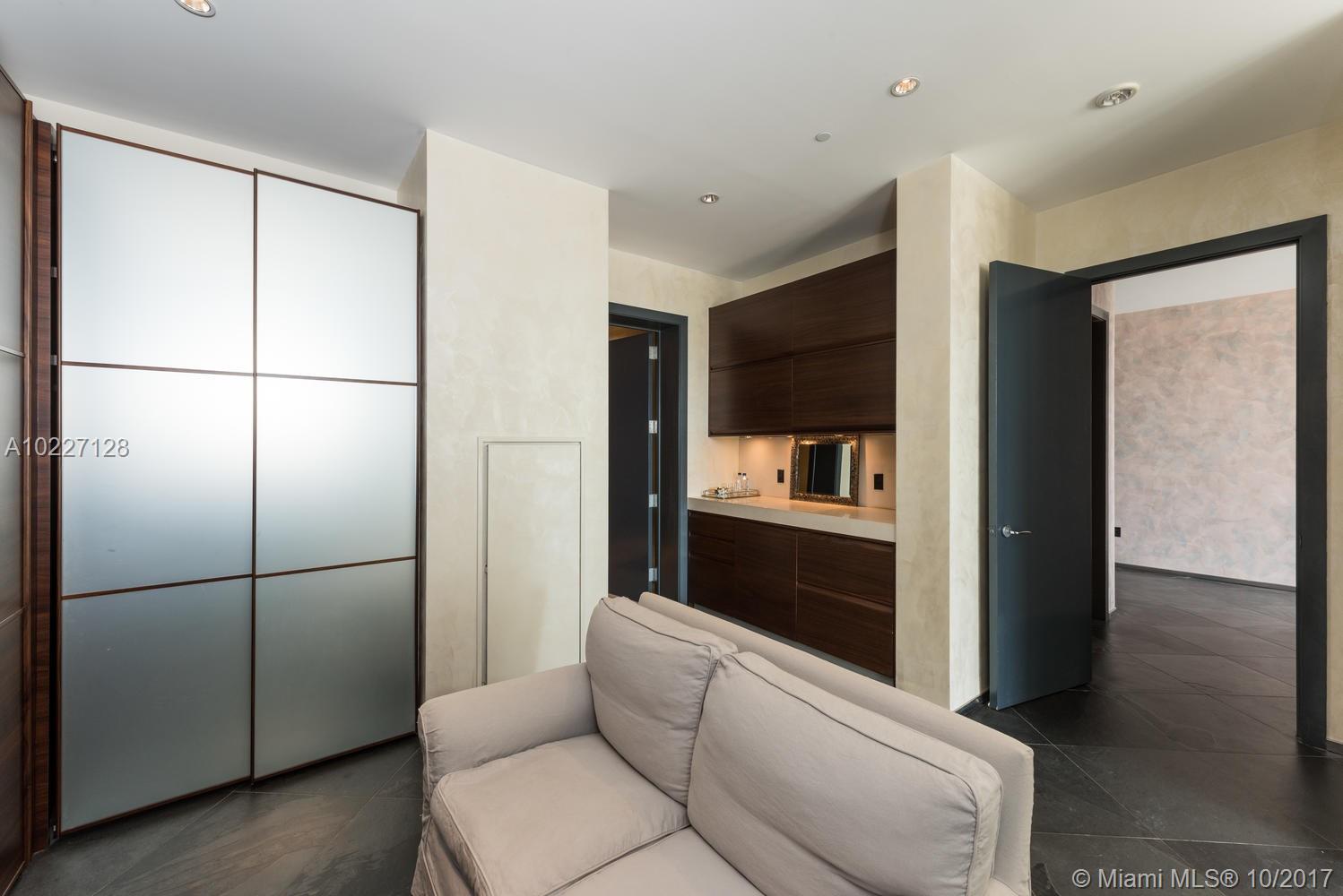 800 S Pointe Dr #502, Miami Beach FL 33139