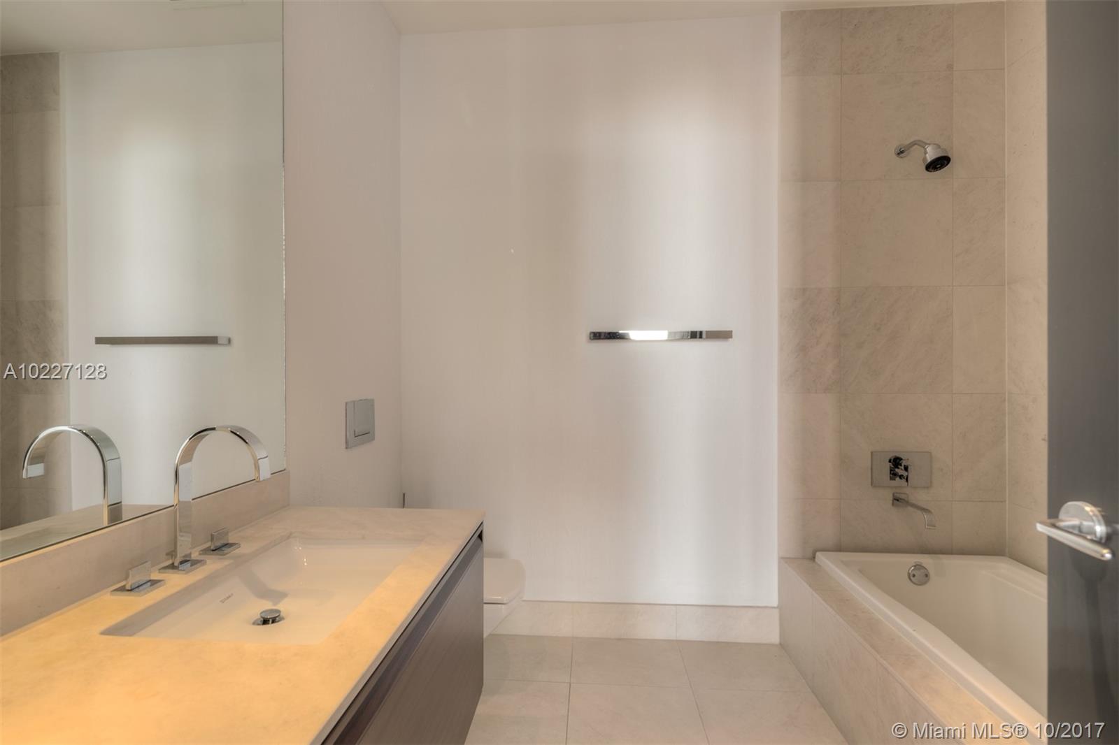 800 S Pointe Dr #502, Miami Beach FL 33139